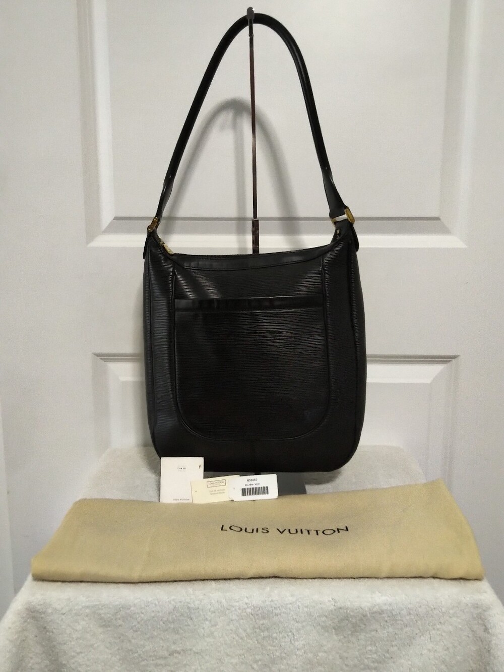 RARE Vintage Louis Vuitton Epi Salabha Noir Black Shoulder Bag- With Cards